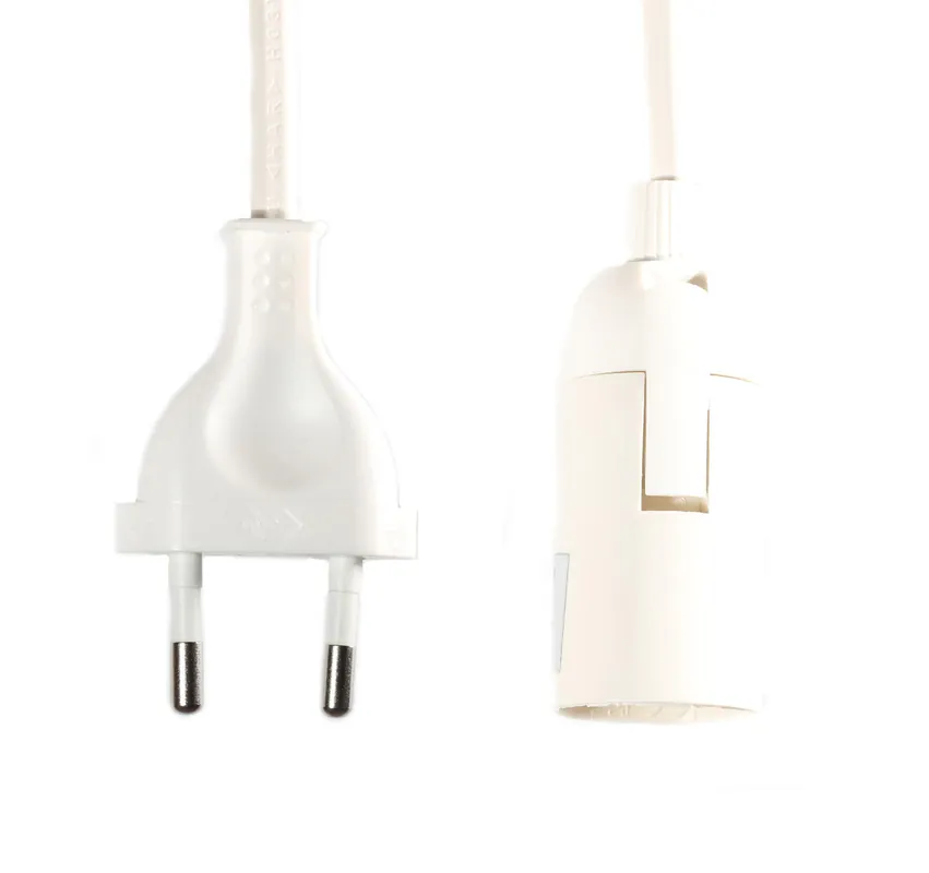 Lampenfassung, E14, weiß, 2m Kabel und Eurostecker, max. 13W Neu