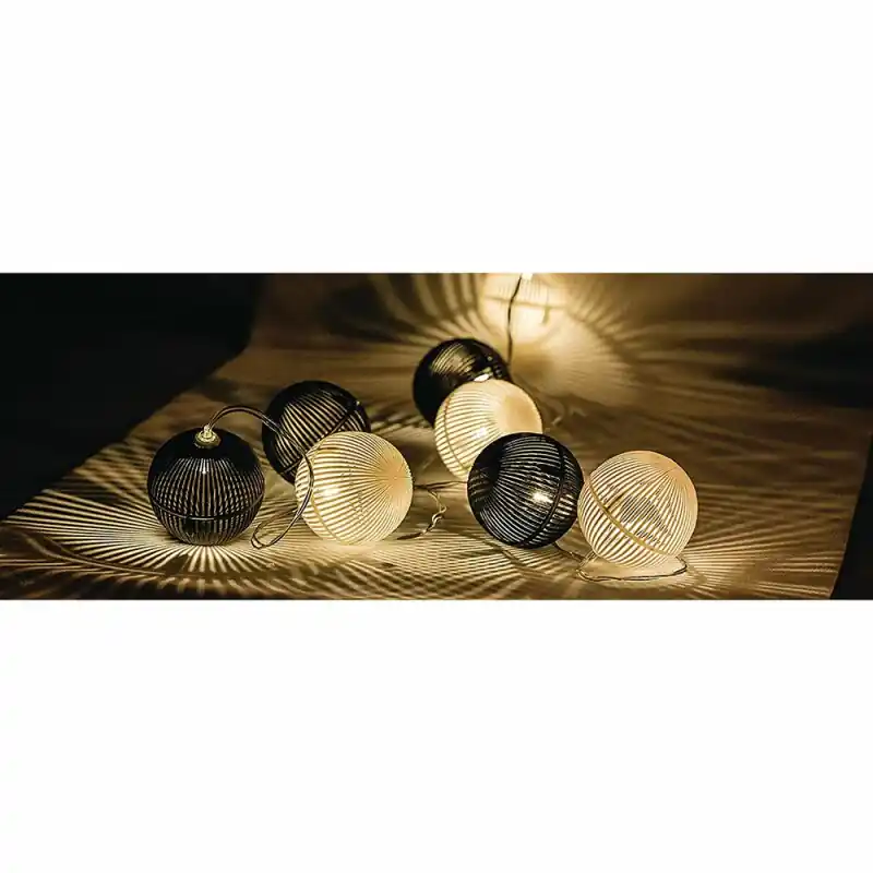 HQ LED Lichterkette 10 Kugeln String Light 2,1m Scharz Weiß warmweiß 3000K für 3 x AA Batterien Neuheit