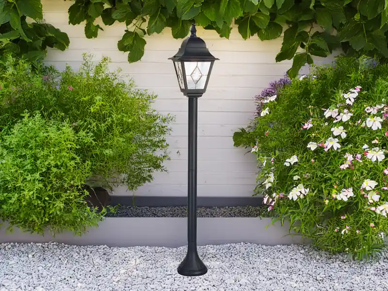 Elstead Lighting Außen Wegeleuchte NORFOLK Landhausstil Laterne mit Bleiglas, Höhe 109cm Mega-Angebot