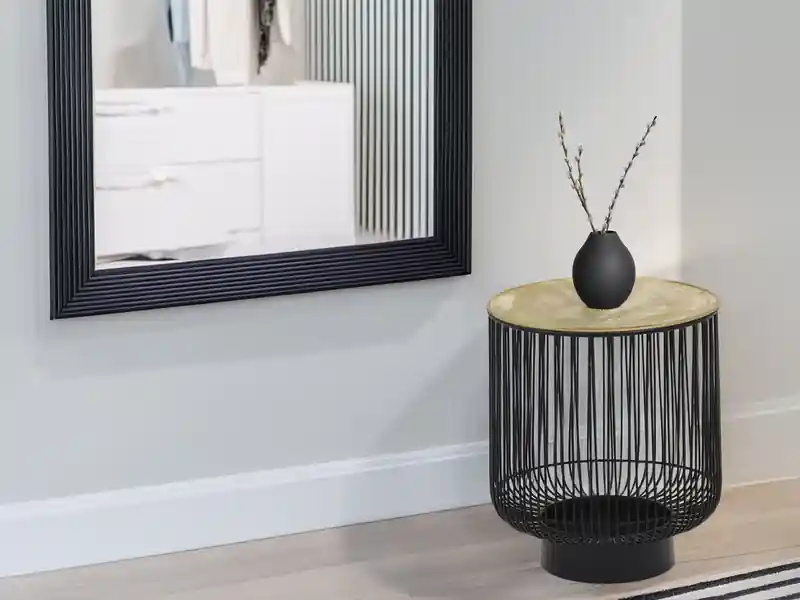 MIRRORS AND MORE Beistelltisch RINA Korbtisch Metall Schwarz und Tischplatte Gold, Höhe 46cm Kostenloser Rückversand