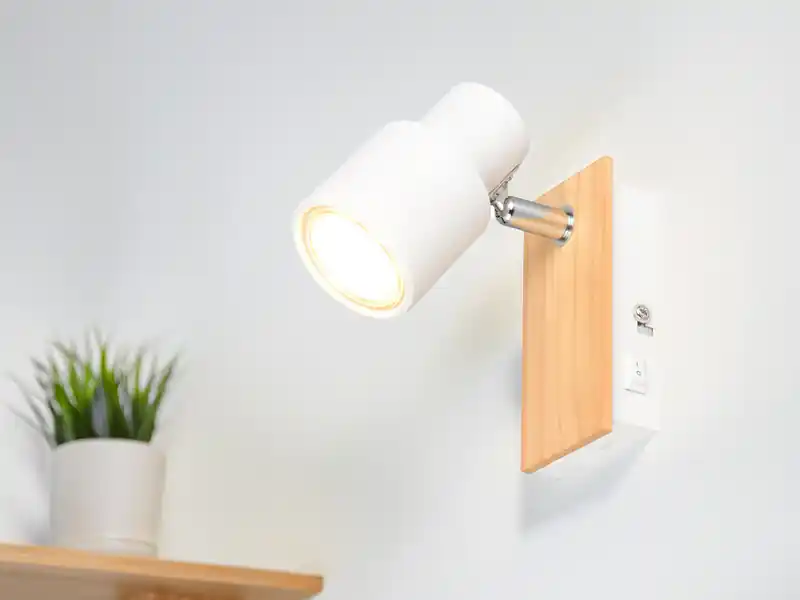 Zertifiziert RL LIVE YOUR LIGHT Wandstrahler PIERRE mit Schalter, Metall Weiß & Holz, Breite 6cm