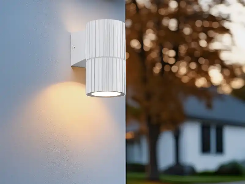 Kracherpreis meineWunschleuchte LED Außenwandleuchte Downlight Weiß geriffelt, Höhe 11cm