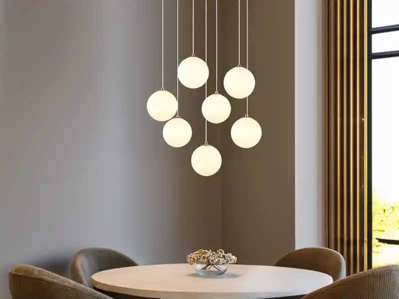 Globo Große Cluster Pendelleuchte RIHA in Silber mit Glaskugeln aus Opalglas, Ø 55cm Wochenendangebot