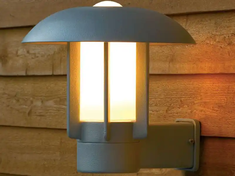Kostenloser Versand Konstsmide Außenwandleuchte HEIMDAL, Aluminium Silbergrau/ Glas opal, E27 Fassung, IP44