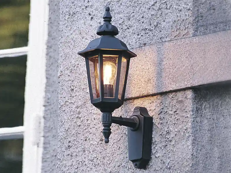 Konstsmide Außenwandleuchte PALLAS Laterne stehend, Alu Schwarz, Höhe 48cm Sichere Zahlung