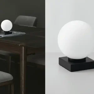 Neue Kollektion ECO-LIGHT Kleine Tischleuchte PLUTO Sockel Schwarz - Kugel Opalglas Weiß, Höhe 17,5cm