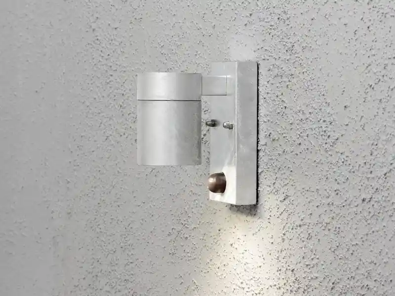 Konstsmide LED Außenwandleuchte Downlight aus Stahl mit Bewegungsmelder, Höhe 14cm Jetzt Kaufen