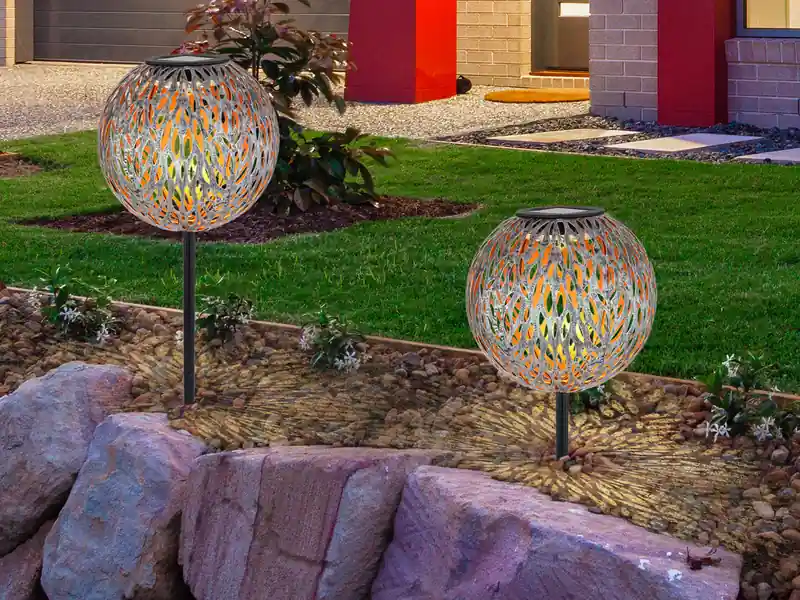 meineWunschleuchte LED Metall Solarkugeln 2er Set Ø 18cm mit Erdspieß, Silber Antik Kracherpreis