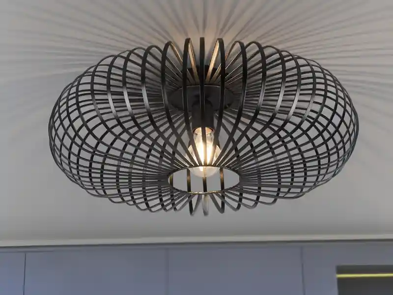 Preis Gesenkt Trio Leuchten Deckenleuchte JOHANN Gitter Lampenschirm Metall in Schwarz, Ø 50cm