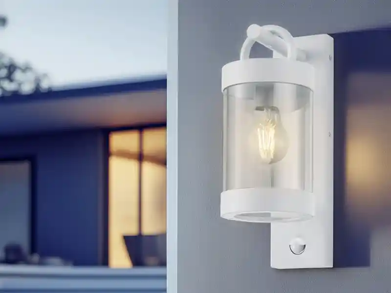 Saisonangebot meineWunschleuchte LED Außenwandleuchte mit Bewegungsmelder, Laterne Weiß, Höhe 33cm