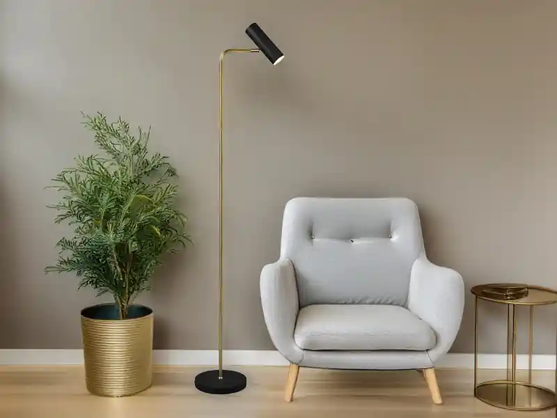 Schneller Versand meineWunschleuchte LED Stehlampe in Messing & Schwarz matt, Spot schwenkbar, Höhe 151cm