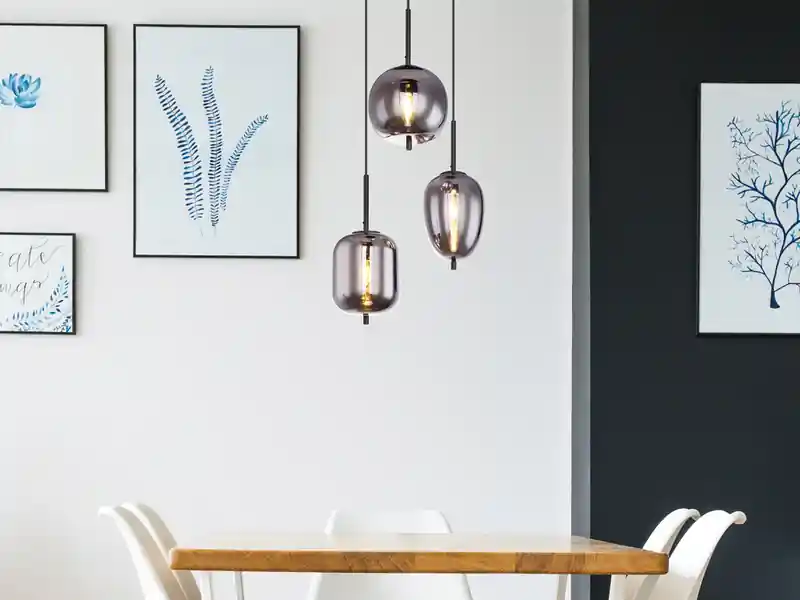 Markenware meineWunschleuchte LED Pendelleuchte Metall Schwarz mit 3 Rauchglaskugeln, Ø 46cm
