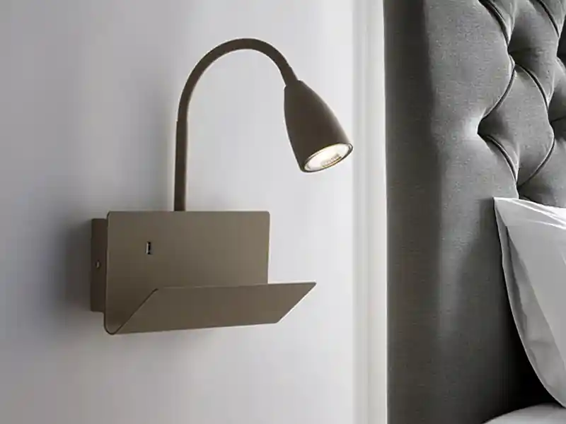 Kracherpreis LUCE Design Schwanenhals Leselampe GULP Braun mit Ablage & USB-Ladefunktion, B. 23cm