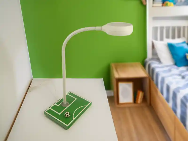 meineWunschleuchte LED Kinder Schreibtischlampe mit Fußballmotiv & Flexarm, Höhe 37cm Must-Have