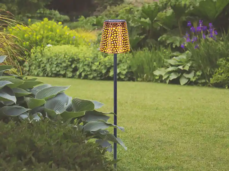 Globo LED Solar Erdspießleuchte mit Dekorstanzungen in Kupfer-Gold, Höhe 70cm Wochenendangebot