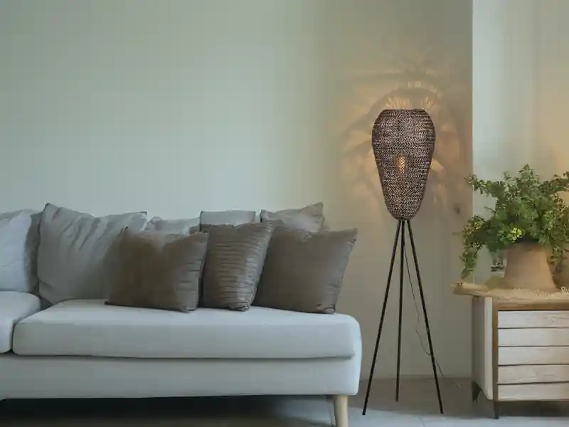 Jetzt Bestellen meineWunschleuchte Orientalische LED Tripod Stehleuchte aus Metallgeflecht in Altmessing, H: 140cm